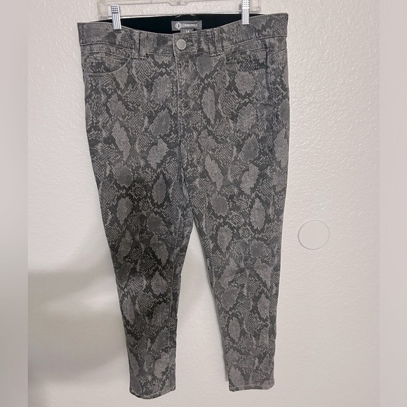 NWOT! Democracy “AB” Technology Snake Print Jeans. Size 14 - Picture 2 of 8